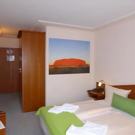 Comfort Frankfurt Airport Hotel 3*