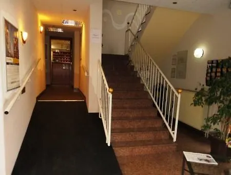 Comfort Frankfurt Airport 3*