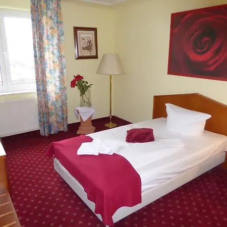 Comfort Frankfurt Airport 3*