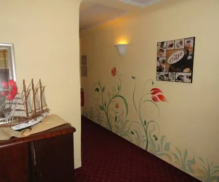 Comfort Frankfurt Airport 3*