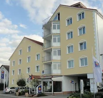 Hotel Comfort Frankfurt Airport 3*
