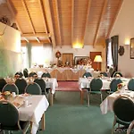 Comfort Frankfurt Airport Hotell 3*