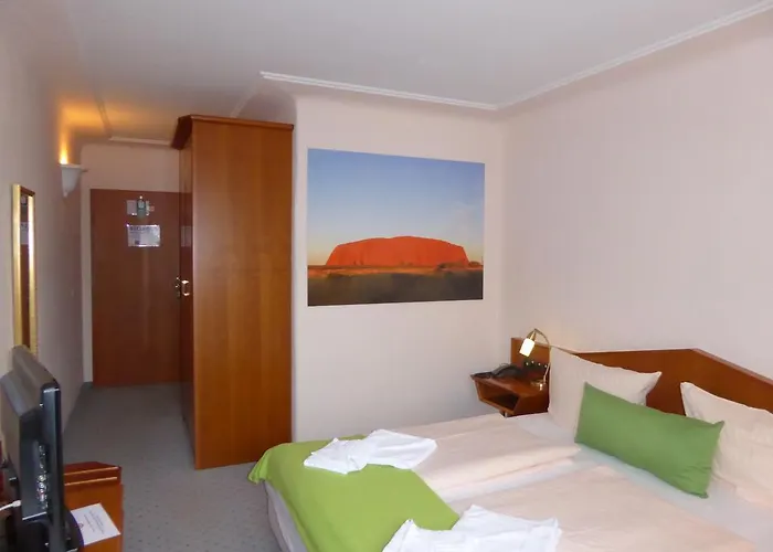 Comfort Frankfurt Airport Hotell 3*